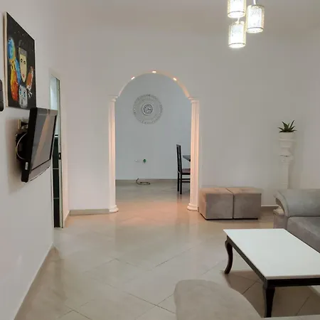 Luka Private House Nyaraló