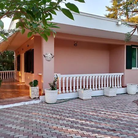 Luka Private House Nyaraló *